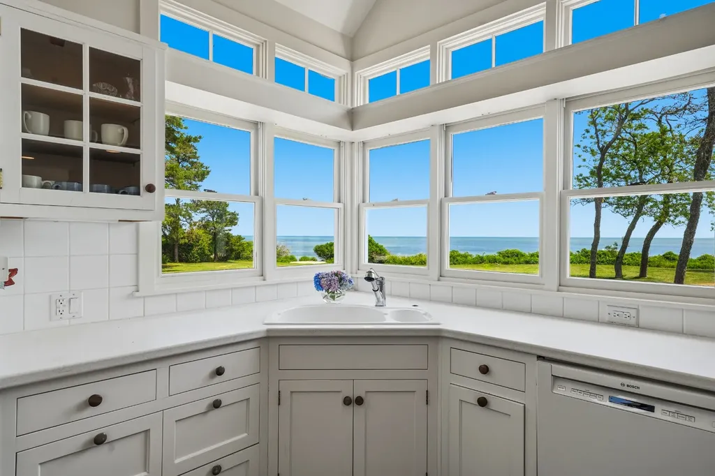 91 Plantingfield Way Edgartown MA 02539