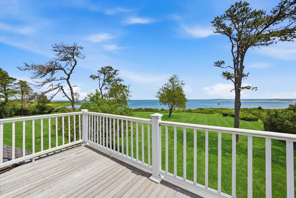 91 Plantingfield Way Edgartown MA 02539