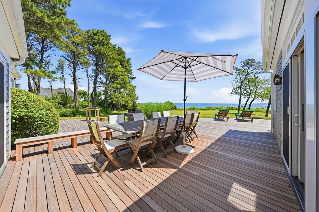 91 Plantingfield Way Edgartown MA 02539