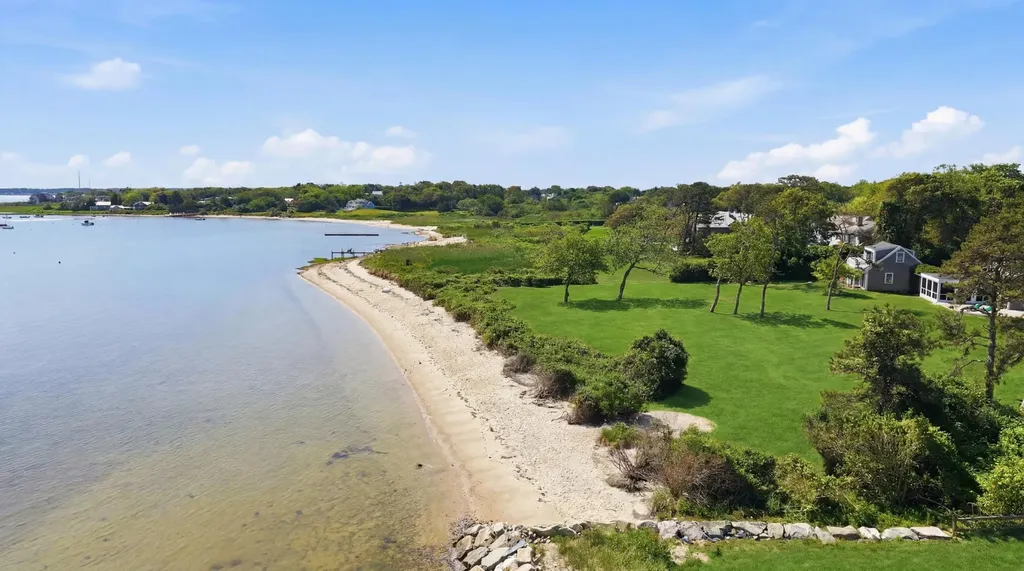 91 Plantingfield Way Edgartown MA 02539