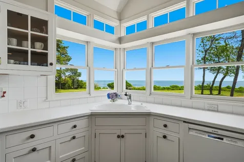 91 Plantingfield Way Edgartown MA 02539