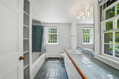 91 Plantingfield Way Edgartown MA 02539