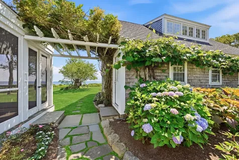 91 Plantingfield Way Edgartown MA 02539