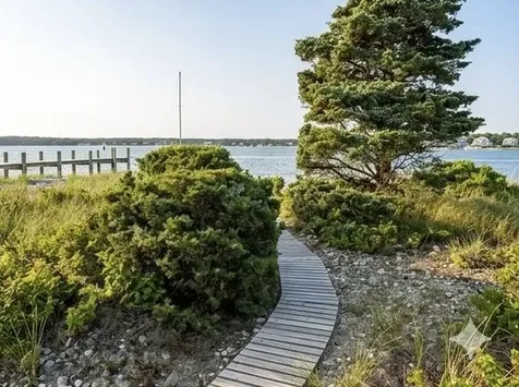 11 Beach Road Oak Bluffs MA 02557