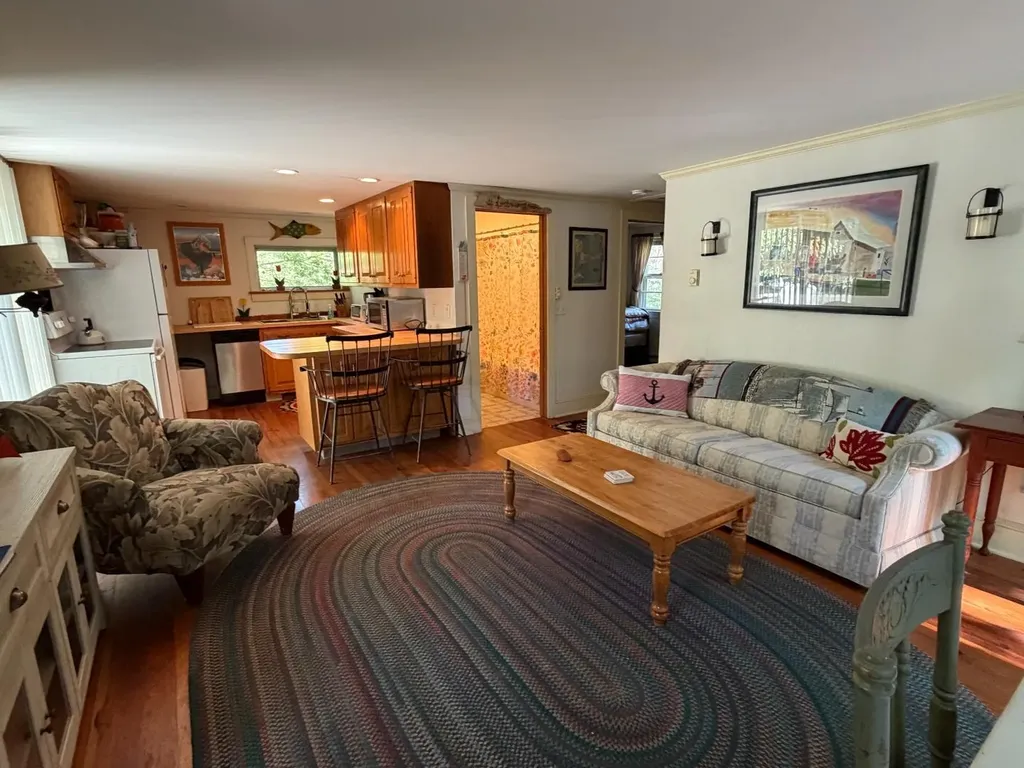 60R Carol Lane Oak Bluffs MA 02557