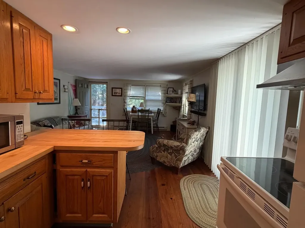 60R Carol Lane Oak Bluffs MA 02557