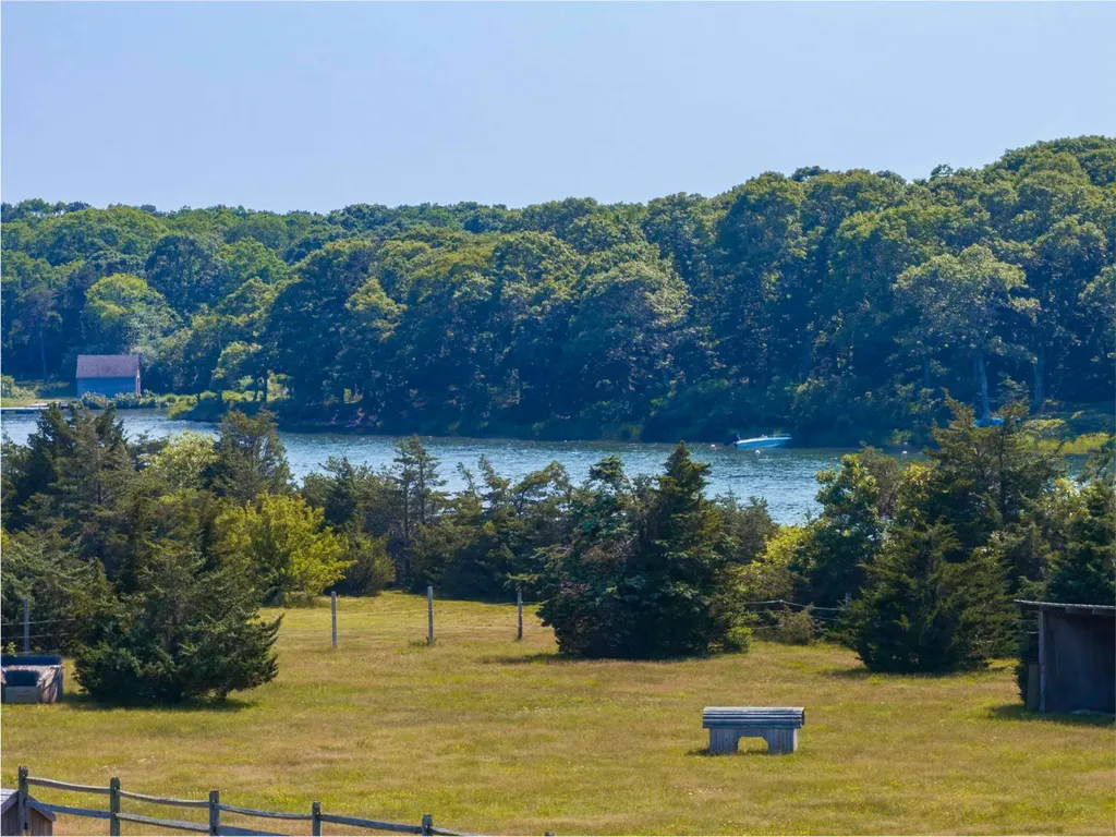 131 Pond View Farm Road West Tisbury MA 02575