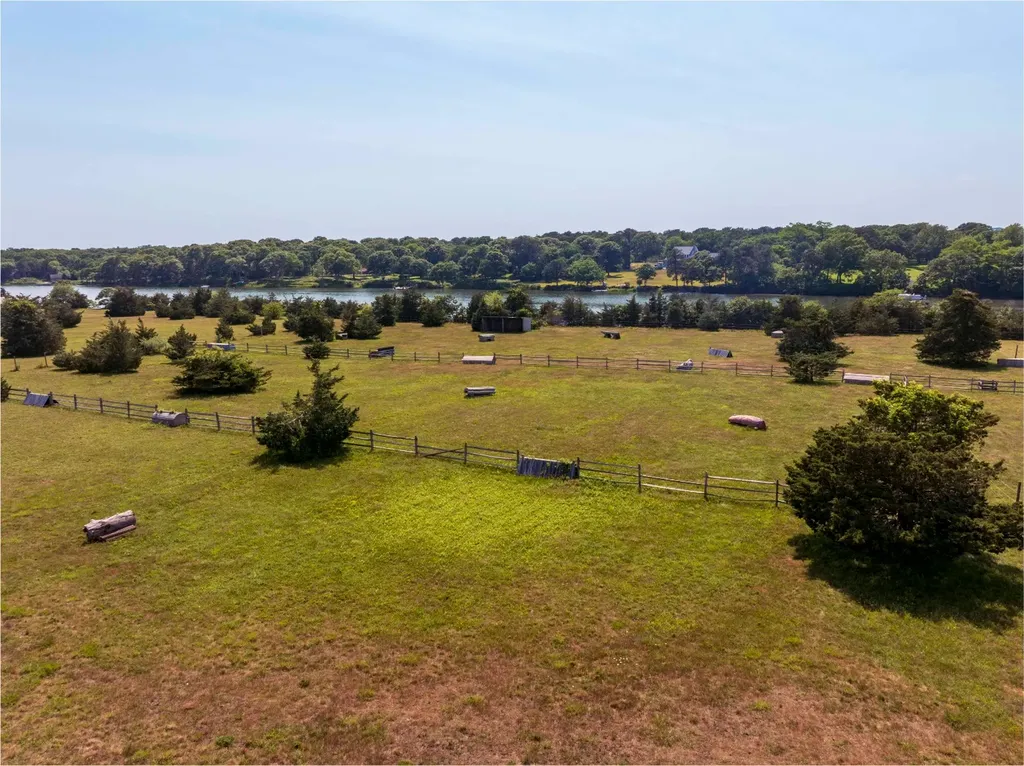 131 Pond View Farm Road West Tisbury MA 02575