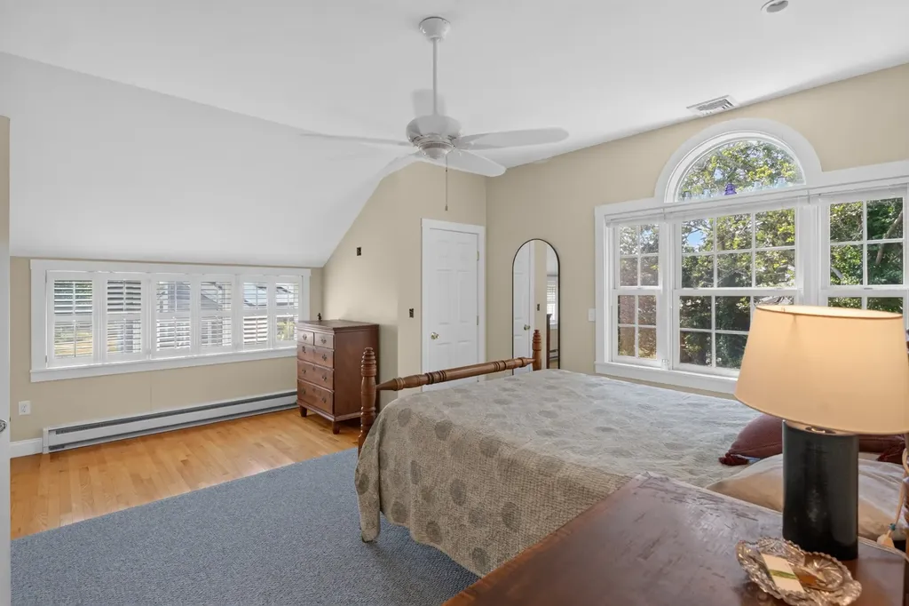 51 Davis Street Vineyard Haven MA 02568