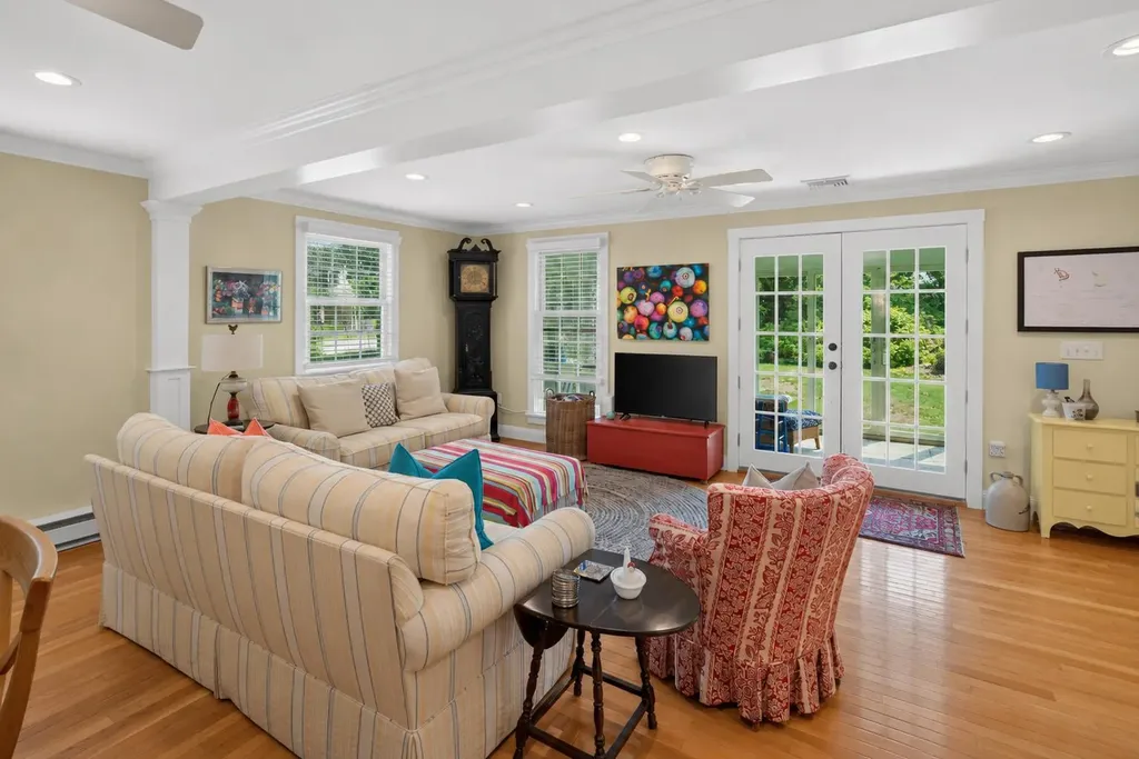 51 Davis Street Vineyard Haven MA 02568