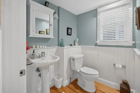 51 Davis Street Vineyard Haven MA 02568