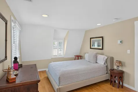 51 Davis Street Vineyard Haven MA 02568