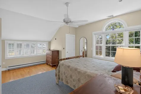 51 Davis Street Vineyard Haven MA 02568