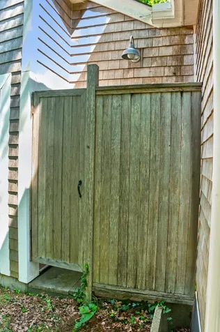 51 Davis Street Vineyard Haven MA 02568