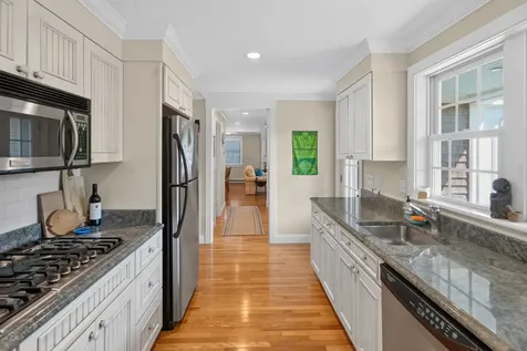 51 Davis Street Vineyard Haven MA 02568