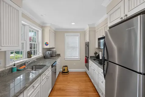 51 Davis Street Vineyard Haven MA 02568