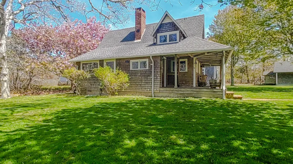 2 Old Poucha Road Edgartown MA 02539