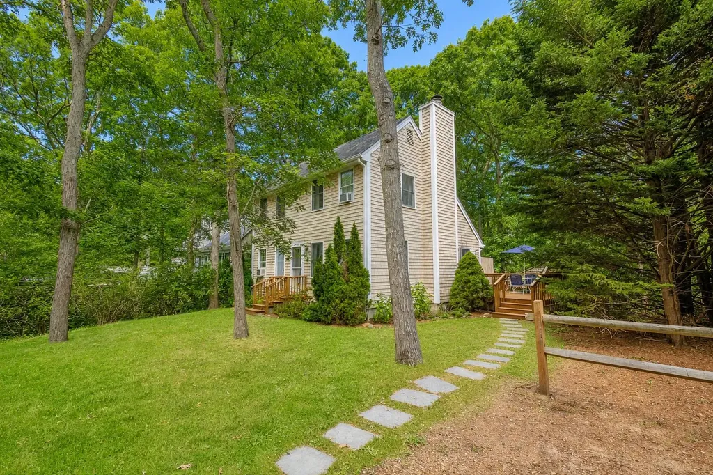 72 Moonstone Way Vineyard Haven MA 02568
