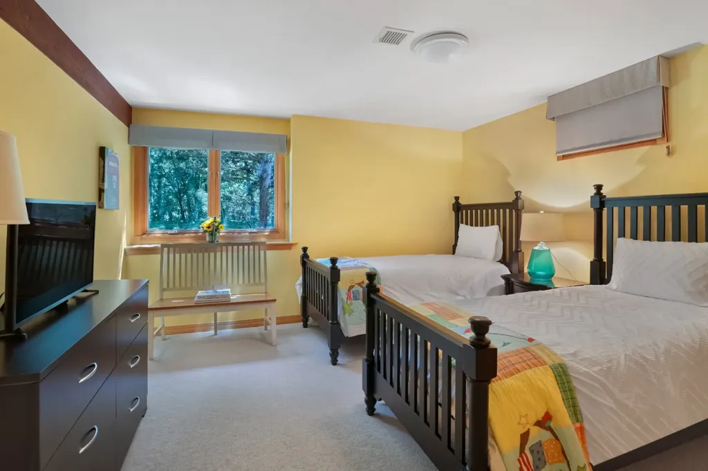 18 Puritan Drive Oak Bluffs MA 02557