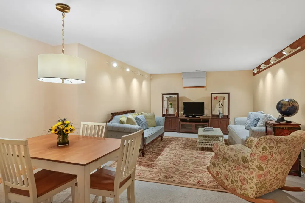 18 Puritan Drive Oak Bluffs MA 02557
