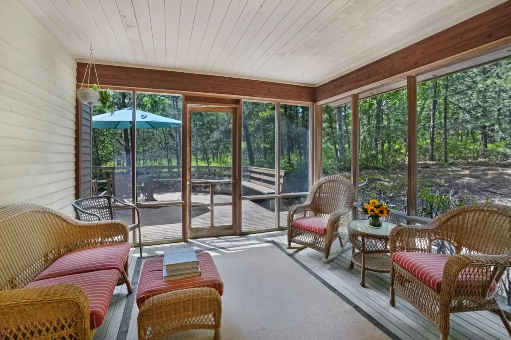 18 Puritan Drive Oak Bluffs MA 02557