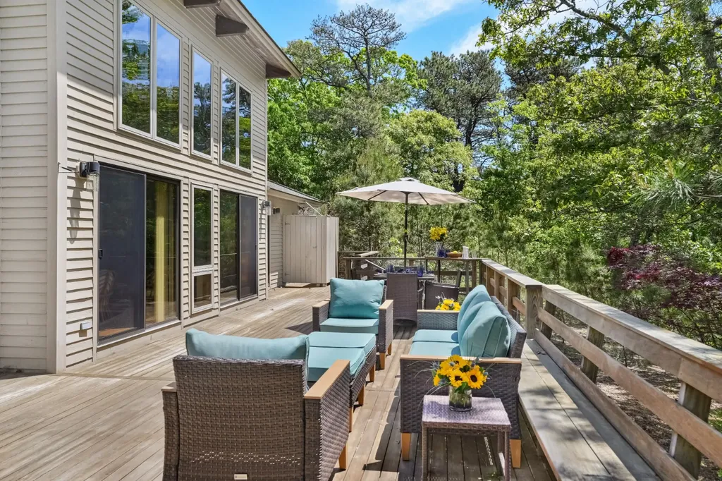 18 Puritan Drive Oak Bluffs MA 02557