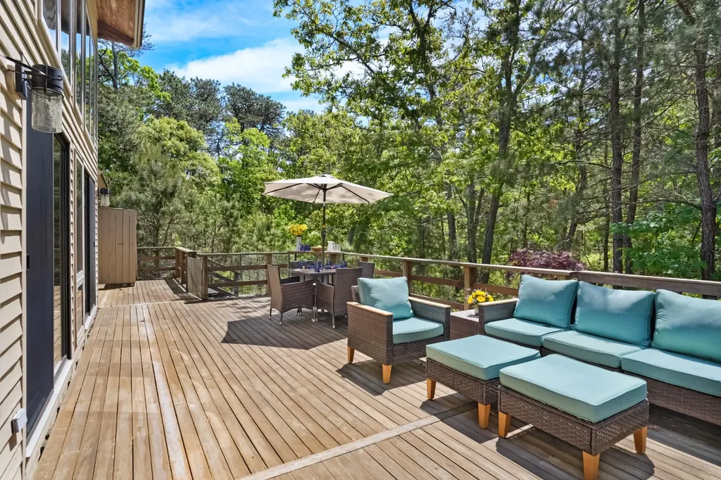 18 Puritan Drive Oak Bluffs MA 02557