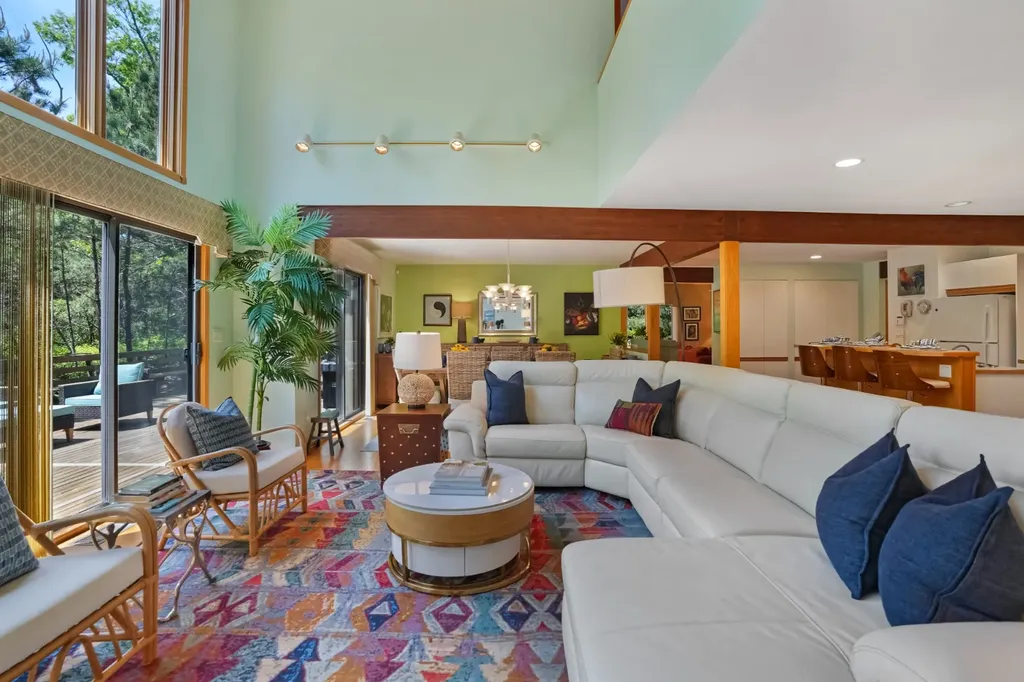 18 Puritan Drive Oak Bluffs MA 02557