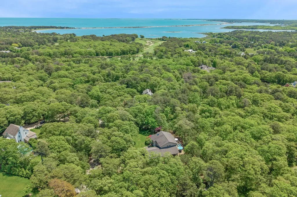 18 Puritan Drive Oak Bluffs MA 02557