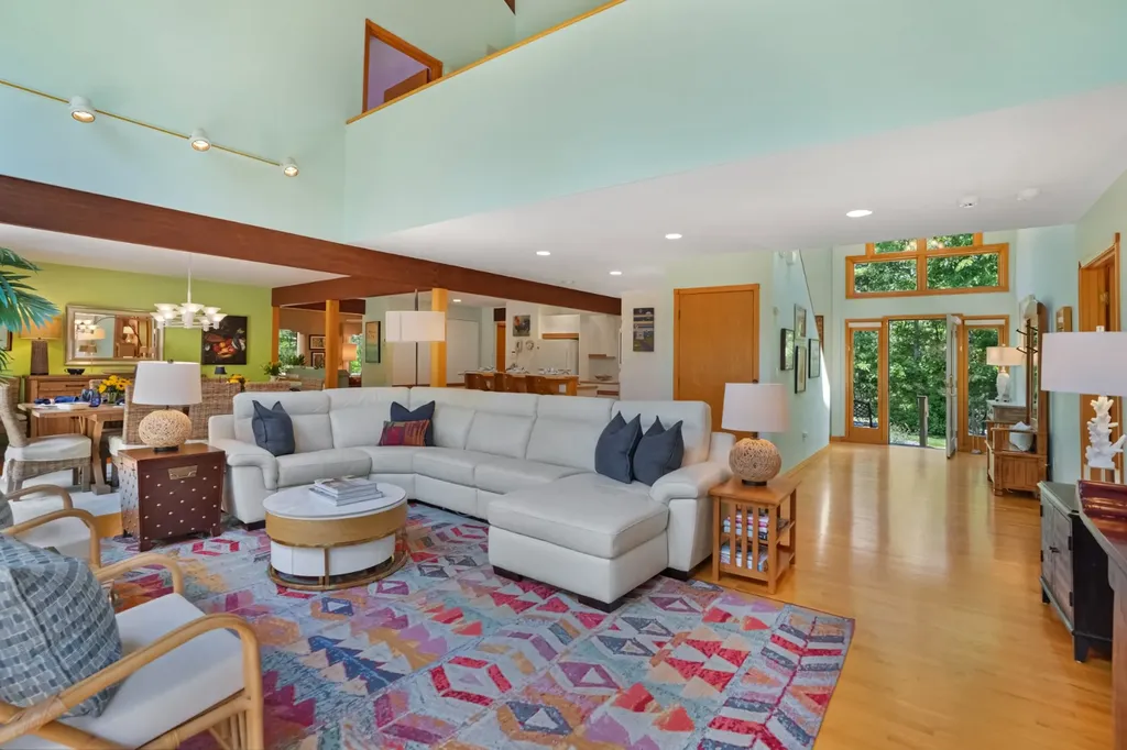 18 Puritan Drive Oak Bluffs MA 02557