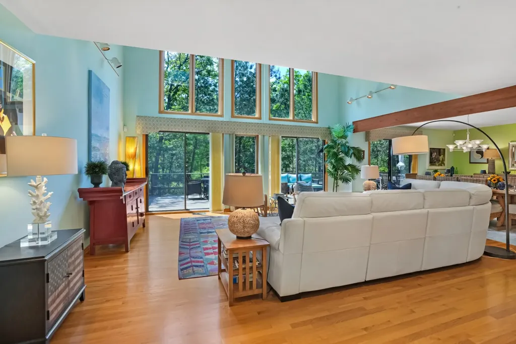 18 Puritan Drive Oak Bluffs MA 02557
