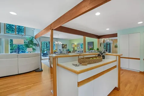 18 Puritan Drive Oak Bluffs MA 02557
