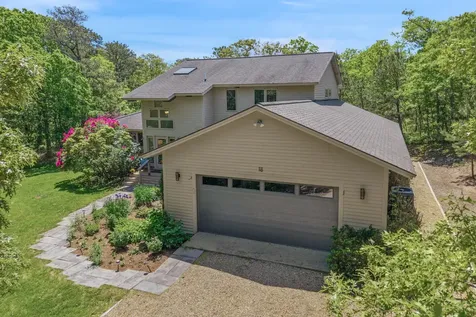 18 Puritan Drive Oak Bluffs MA 02557