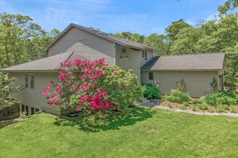 18 Puritan Drive Oak Bluffs MA 02557