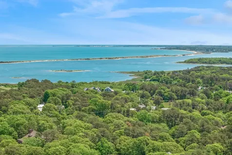 18 Puritan Drive Oak Bluffs MA 02557