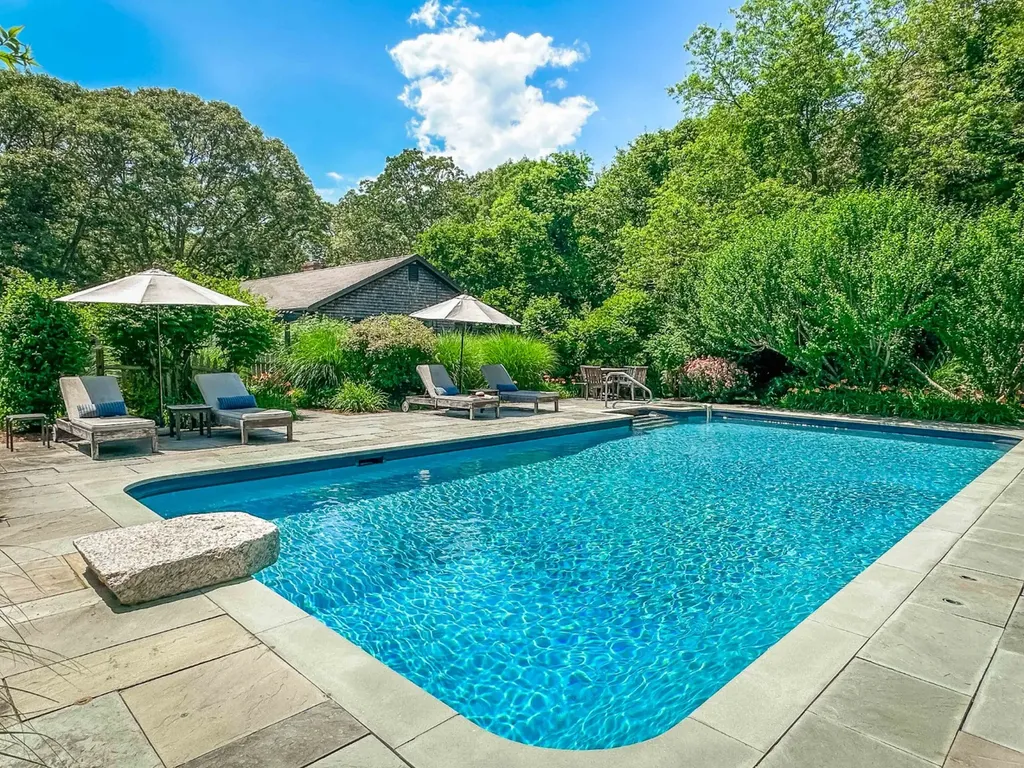 31 Josiah Sachem Way West Tisbury MA 02575