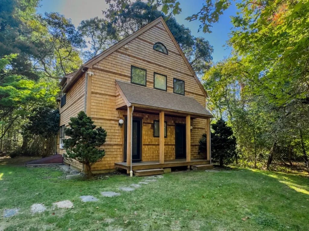 31 Josiah Sachem Way West Tisbury MA 02575