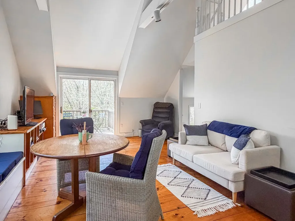 31 Josiah Sachem Way West Tisbury MA 02575