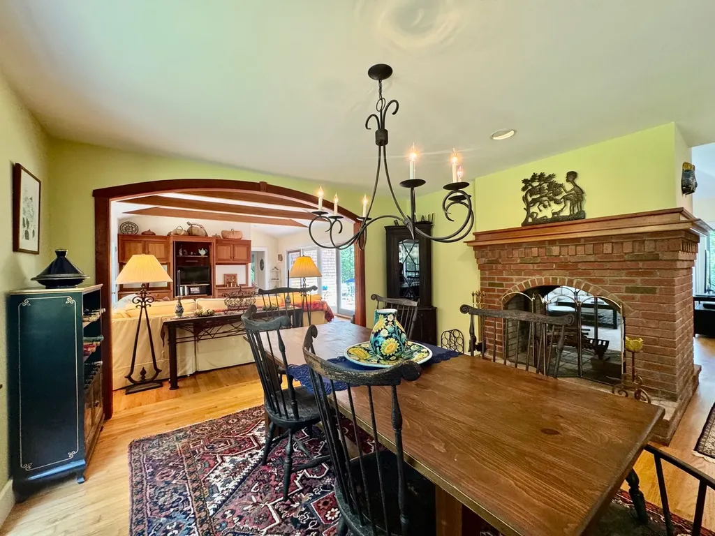 64 Christiantown Road West Tisbury MA 02575