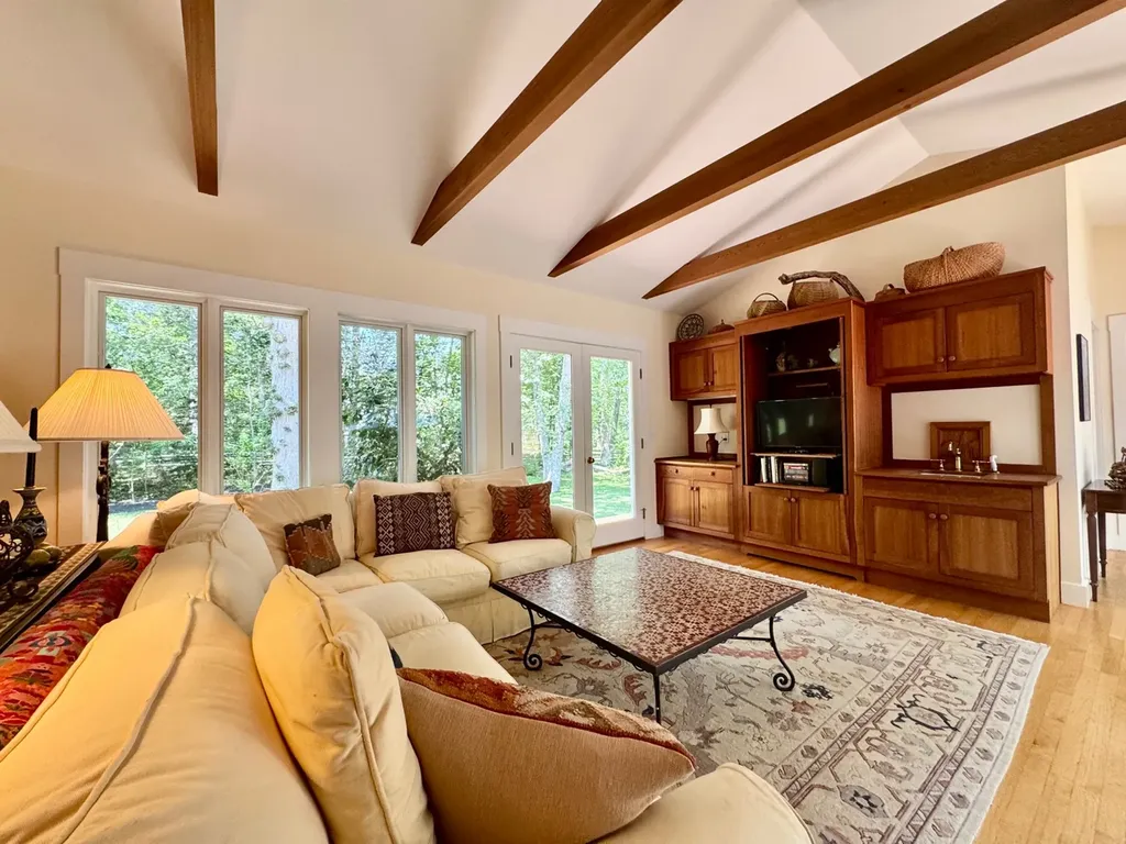 64 Christiantown Road West Tisbury MA 02575