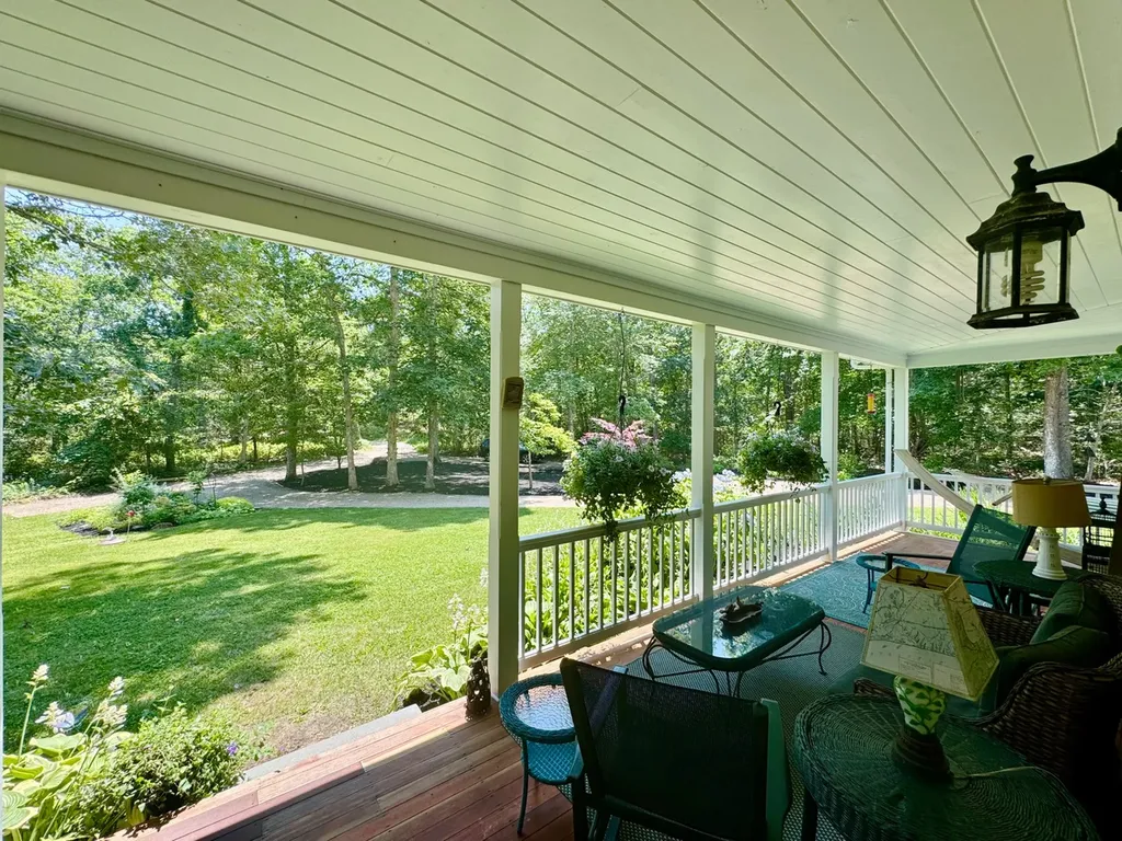 64 Christiantown Road West Tisbury MA 02575