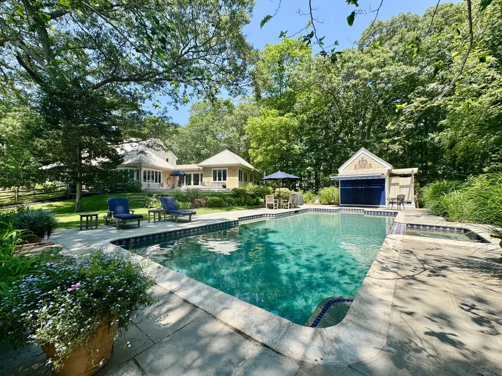 64 Christiantown Road West Tisbury MA 02575
