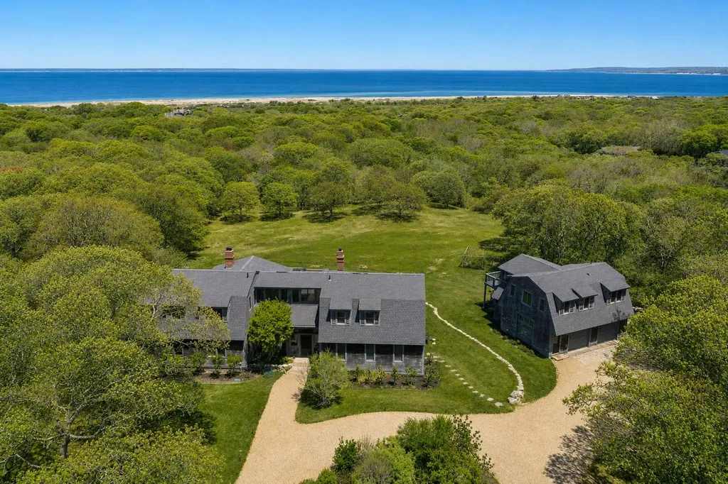 Aquinnah MA, 19 Locust Lane