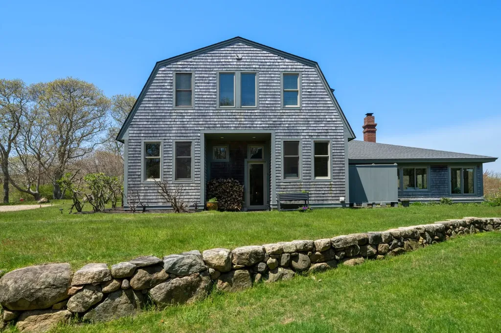 19 Locust Lane Aquinnah MA 02535