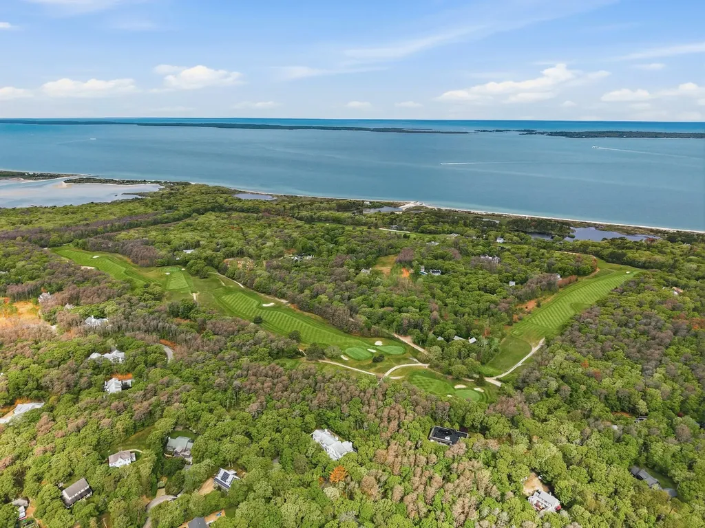 61 Wood Chips Circle Vineyard Haven MA 02575