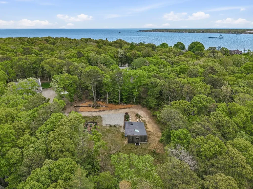 61 Wood Chips Circle Vineyard Haven MA 02575