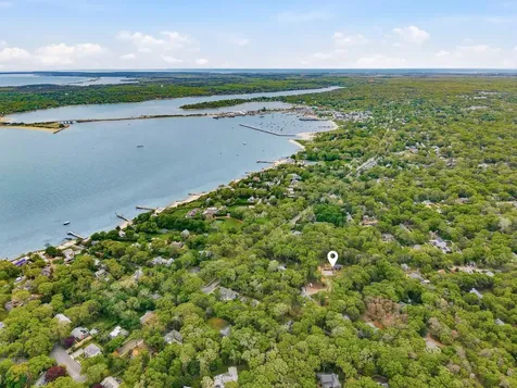 61 Wood Chips Circle Vineyard Haven MA 02575
