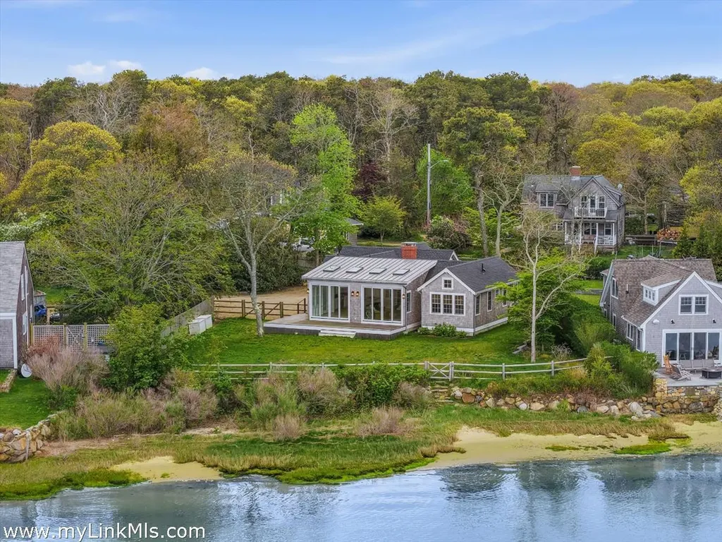 10 Fowler Avenue Edgartown MA 02539