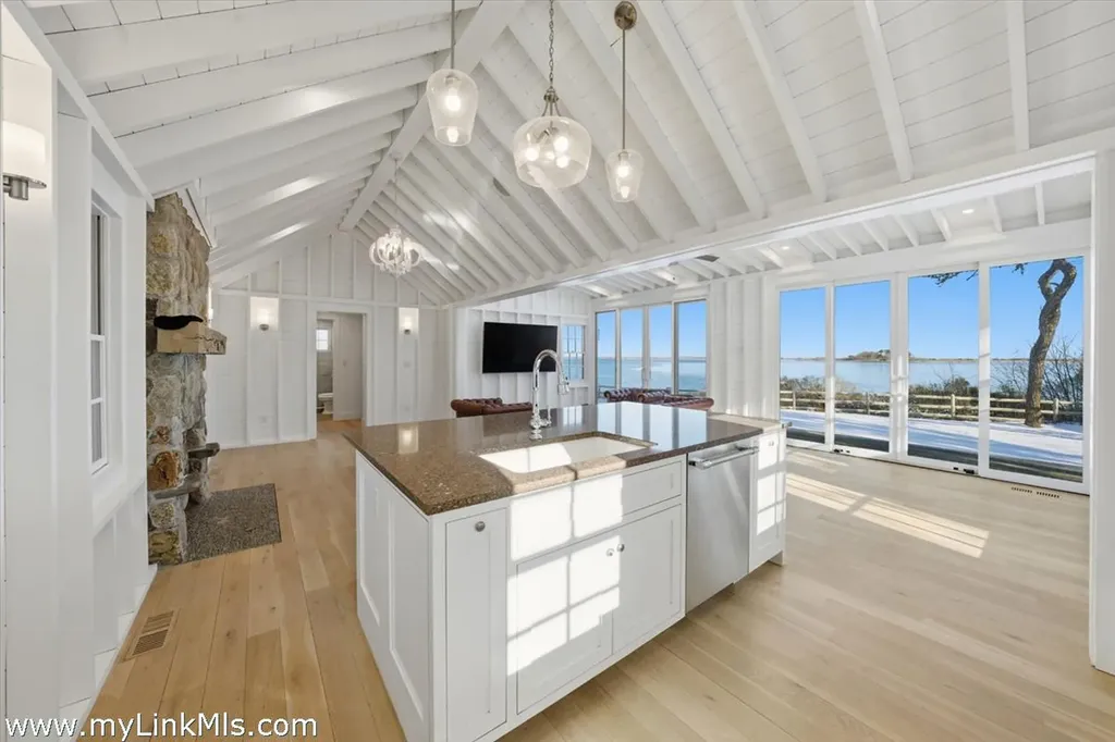 10 Fowler Avenue Edgartown MA 02539
