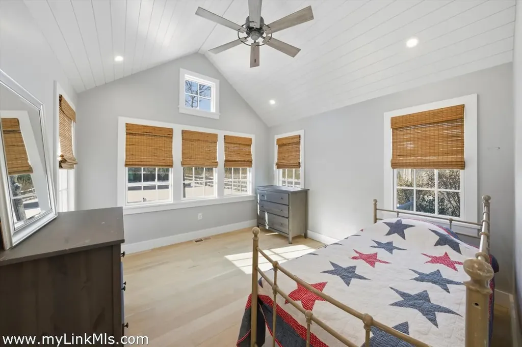 10 Fowler Avenue Edgartown MA 02539